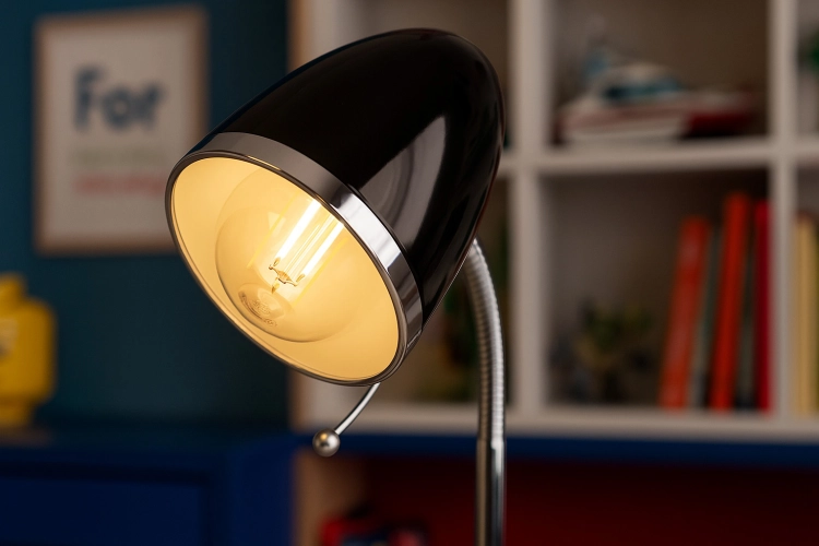 Lampka biurkowa K-MT-200 CZARNY z serii KAJTEK
