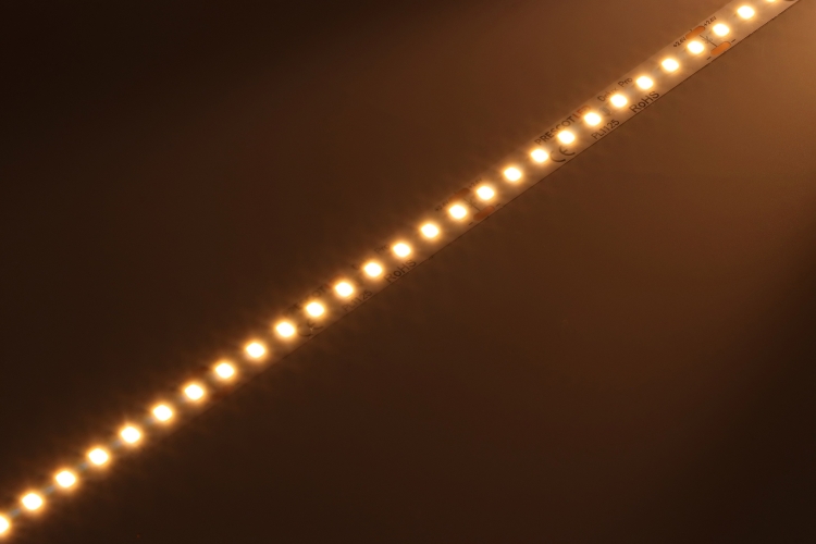 tasma zapalona 126 7W.jpg